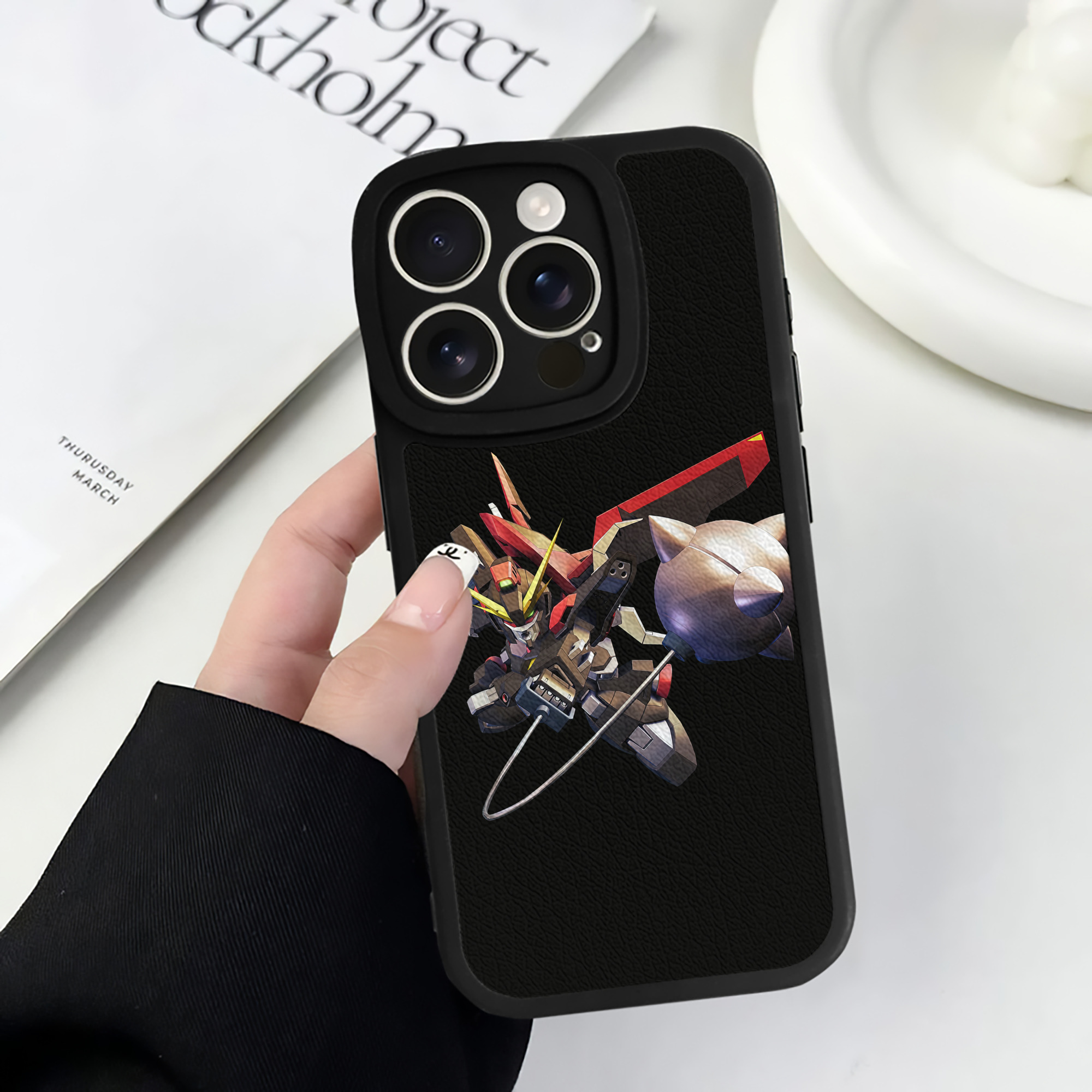 （画像用） 機動戦士ガンダム Mobile Suit Gundam 【iPhone 16シリーズ対応】シリコンスマホケース（レザー調） 材質：シリコン